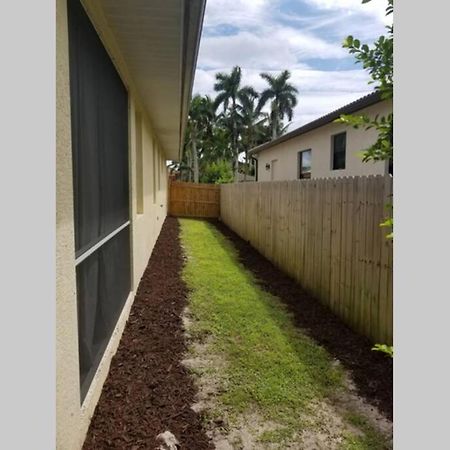 823 104Th Ave. N. Naples Villa Exterior photo